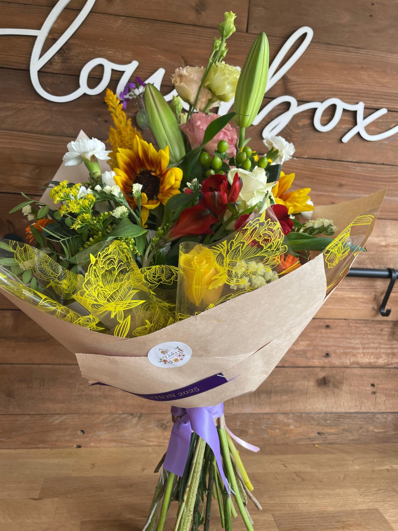 🎓 Golden Achievement Bouquet