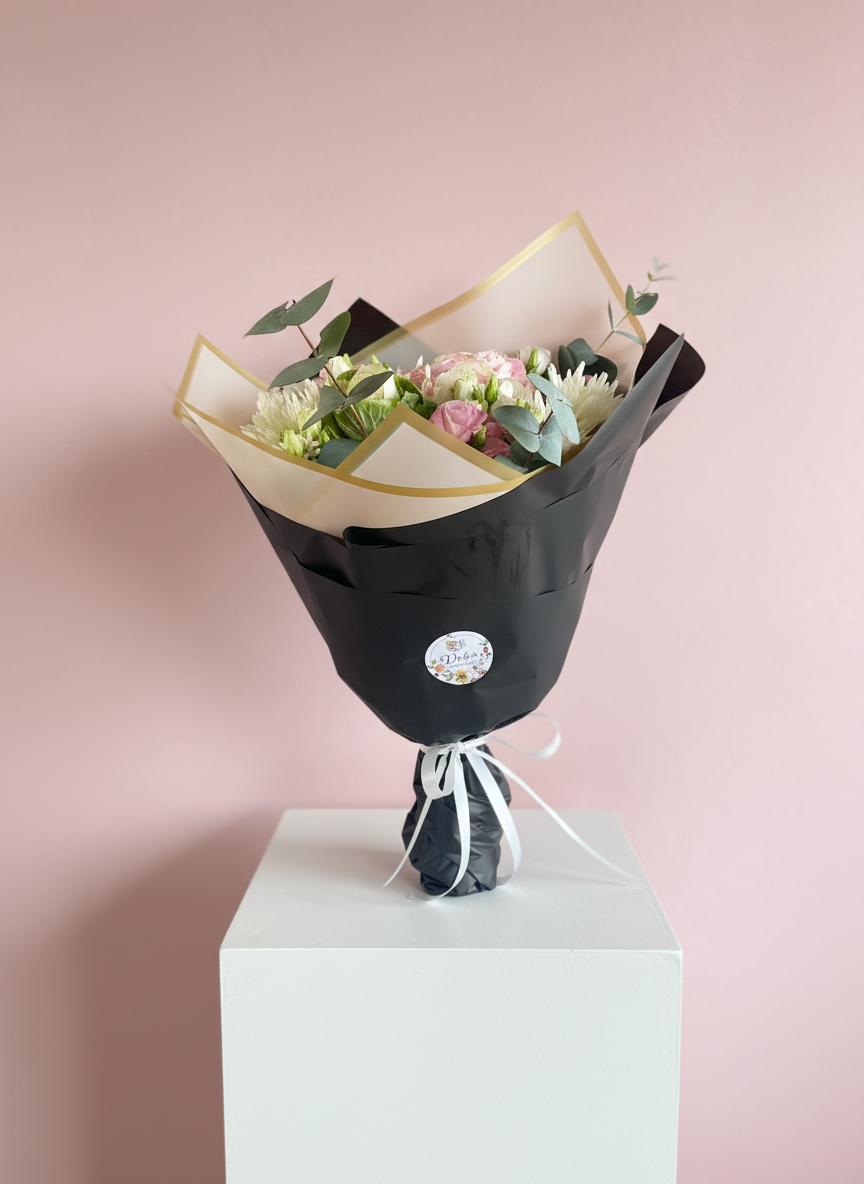 🎓 Seasonal Celebration Bouquet - Image 6